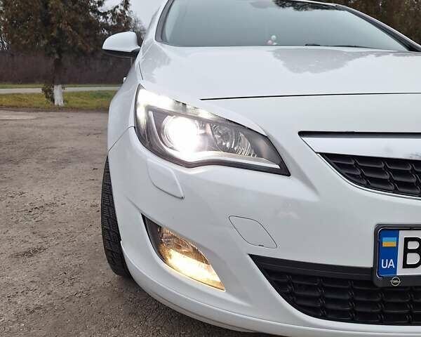 Белый Опель Астра, объемом двигателя 1.6 л и пробегом 179 тыс. км за 7800 $, фото 12 на Automoto.ua