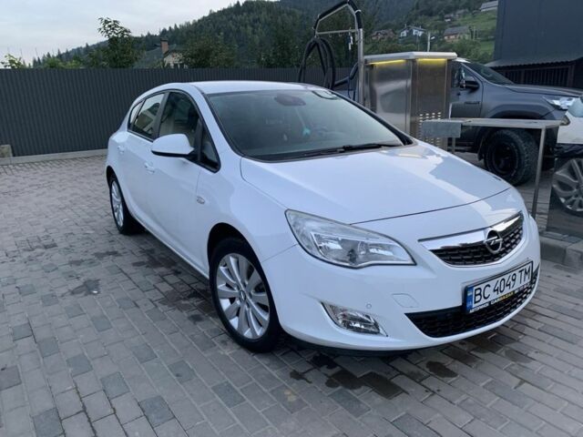 Білий Опель Астра, об'ємом двигуна 1.6 л та пробігом 193 тис. км за 7500 $, фото 2 на Automoto.ua