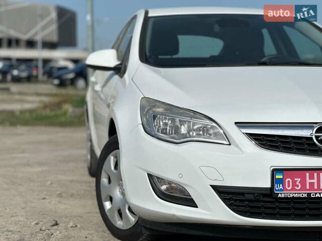 Белый Опель Астра, объемом двигателя 0 л и пробегом 187 тыс. км за 6950 $, фото 3 на Automoto.ua