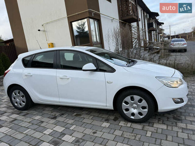 Белый Опель Астра, объемом двигателя 1.4 л и пробегом 234 тыс. км за 4950 $, фото 4 на Automoto.ua