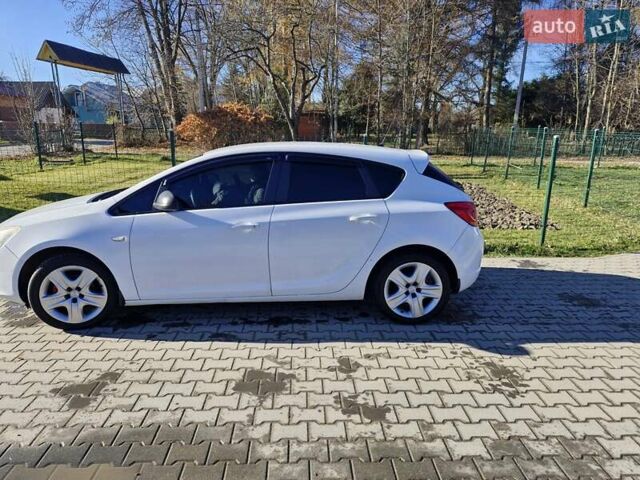 Белый Опель Астра, объемом двигателя 1.25 л и пробегом 229 тыс. км за 5000 $, фото 1 на Automoto.ua