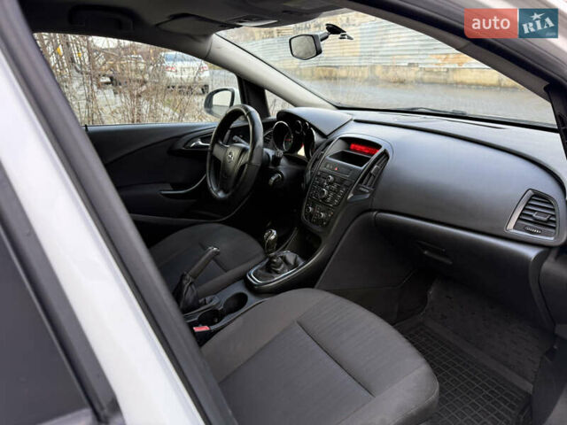 Белый Опель Астра, объемом двигателя 1.4 л и пробегом 234 тыс. км за 4950 $, фото 11 на Automoto.ua