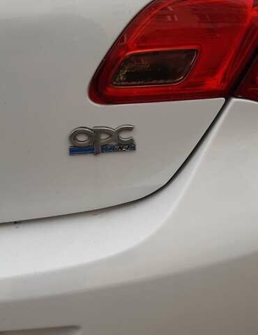 Белый Опель Астра, объемом двигателя 1.6 л и пробегом 241 тыс. км за 6100 $, фото 9 на Automoto.ua