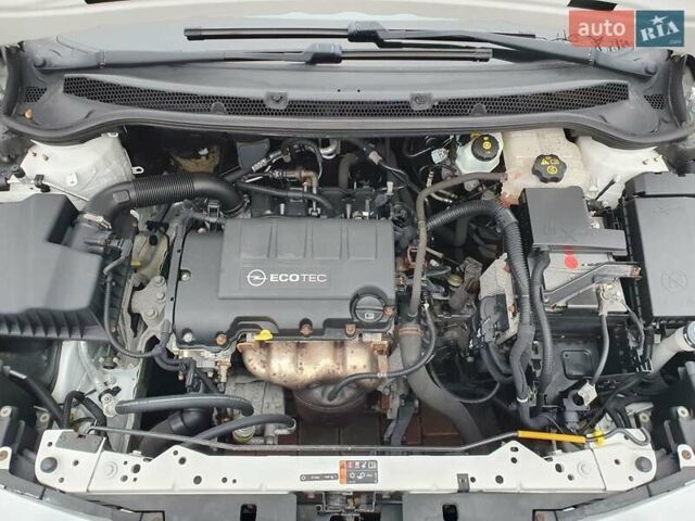 Белый Опель Астра, объемом двигателя 1.4 л и пробегом 118 тыс. км за 6950 $, фото 22 на Automoto.ua