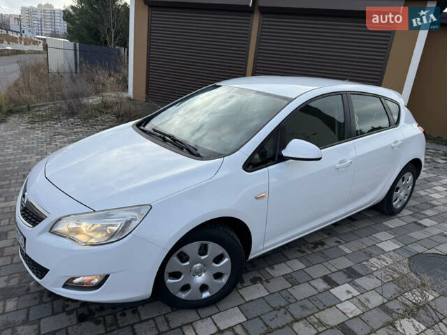 Белый Опель Астра, объемом двигателя 1.4 л и пробегом 234 тыс. км за 4950 $, фото 1 на Automoto.ua