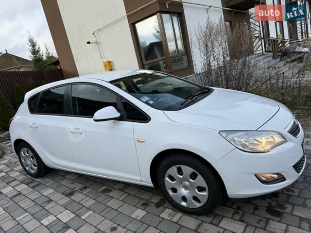 Белый Опель Астра, объемом двигателя 1.4 л и пробегом 234 тыс. км за 4950 $, фото 2 на Automoto.ua