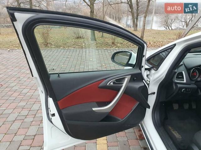 Белый Опель Астра, объемом двигателя 1.4 л и пробегом 118 тыс. км за 6950 $, фото 13 на Automoto.ua