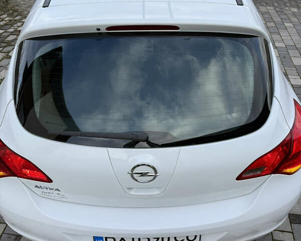 Белый Опель Астра, объемом двигателя 1.4 л и пробегом 234 тыс. км за 4950 $, фото 6 на Automoto.ua