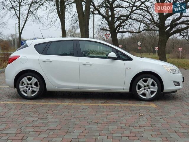 Белый Опель Астра, объемом двигателя 1.4 л и пробегом 118 тыс. км за 6950 $, фото 3 на Automoto.ua
