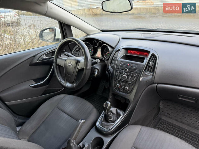 Белый Опель Астра, объемом двигателя 1.4 л и пробегом 234 тыс. км за 4950 $, фото 12 на Automoto.ua