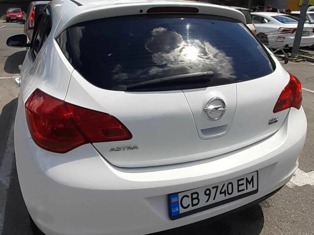 Опель Астра 2011 в Нежине на Automoto.ua Белый Опель Астра, объемом двигателя 1.6 л и пробегом 250 тыс. км за 5800 $, фото 9 на Automoto.ua