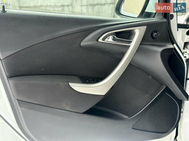 Білий Опель Астра, об'ємом двигуна 1.6 л та пробігом 143 тис. км за 8600 $, фото 12 на Automoto.ua