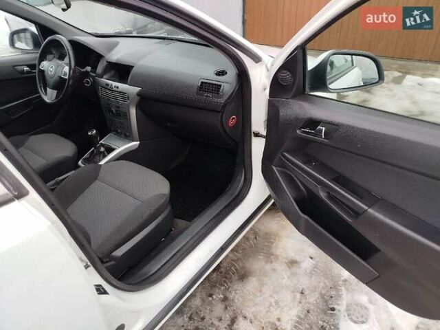 Білий Опель Астра, об'ємом двигуна 1.6 л та пробігом 259 тис. км за 5200 $, фото 18 на Automoto.ua