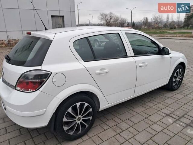 Білий Опель Астра, об'ємом двигуна 1.6 л та пробігом 184 тис. км за 6999 $, фото 4 на Automoto.ua