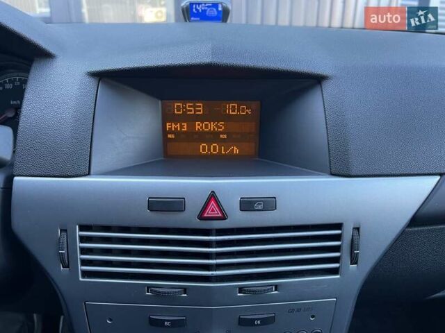 Белый Опель Астра, объемом двигателя 1.6 л и пробегом 182 тыс. км за 6400 $, фото 11 на Automoto.ua