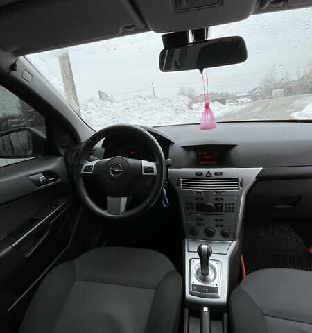 Белый Опель Астра, объемом двигателя 1.6 л и пробегом 158 тыс. км за 5800 $, фото 15 на Automoto.ua