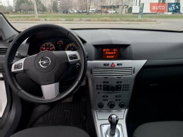 Білий Опель Астра, об'ємом двигуна 1.6 л та пробігом 184 тис. км за 6999 $, фото 10 на Automoto.ua