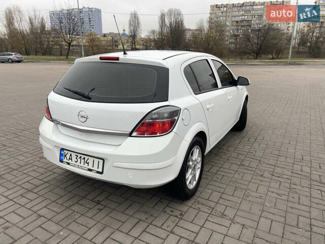 Белый Опель Астра, объемом двигателя 1.6 л и пробегом 240 тыс. км за 6900 $, фото 8 на Automoto.ua