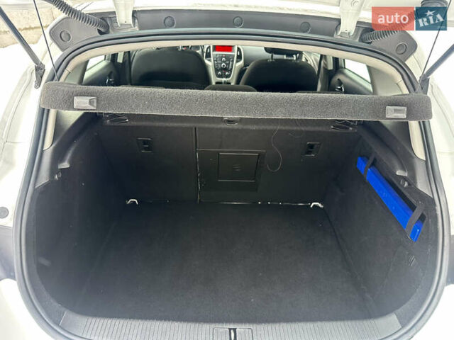 Білий Опель Астра, об'ємом двигуна 1.6 л та пробігом 143 тис. км за 8600 $, фото 29 на Automoto.ua