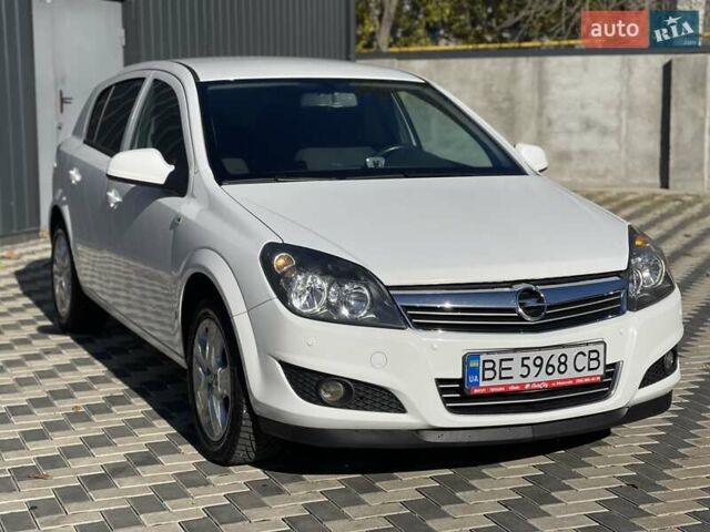 Белый Опель Астра, объемом двигателя 1.6 л и пробегом 182 тыс. км за 6400 $, фото 2 на Automoto.ua
