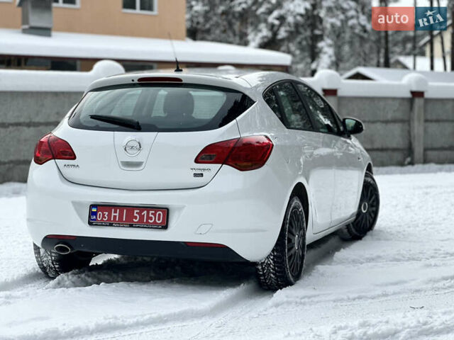 Білий Опель Астра, об'ємом двигуна 1.6 л та пробігом 143 тис. км за 8600 $, фото 2 на Automoto.ua