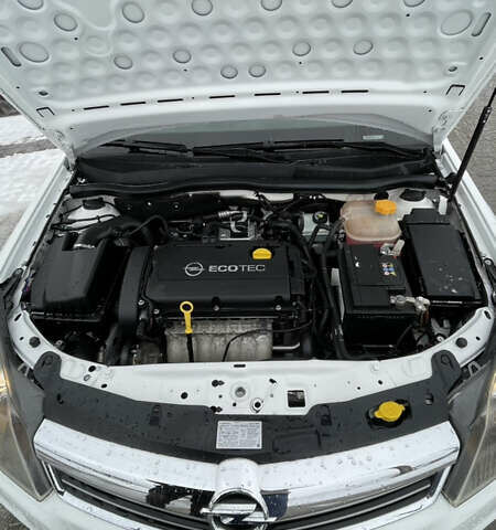 Белый Опель Астра, объемом двигателя 1.6 л и пробегом 158 тыс. км за 5800 $, фото 12 на Automoto.ua