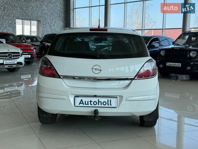 Белый Опель Астра, объемом двигателя 1.6 л и пробегом 80 тыс. км за 7200 $, фото 3 на Automoto.ua
