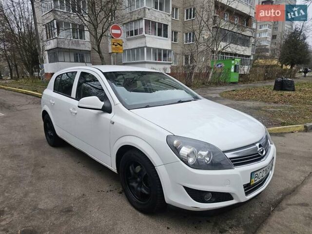 Белый Опель Астра, объемом двигателя 1.6 л и пробегом 242 тыс. км за 3750 $, фото 14 на Automoto.ua
