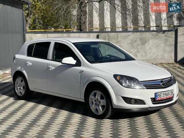 Белый Опель Астра, объемом двигателя 1.6 л и пробегом 182 тыс. км за 6400 $, фото 4 на Automoto.ua