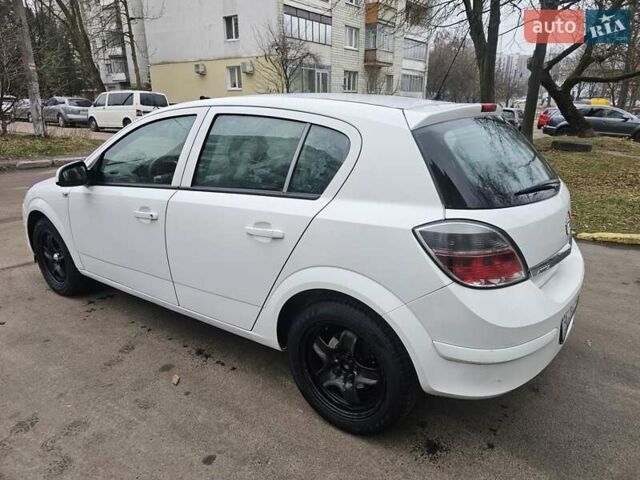 Белый Опель Астра, объемом двигателя 1.6 л и пробегом 242 тыс. км за 3750 $, фото 7 на Automoto.ua