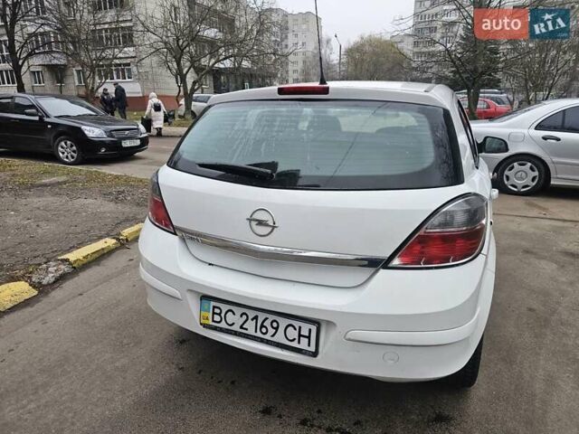 Белый Опель Астра, объемом двигателя 1.6 л и пробегом 242 тыс. км за 3750 $, фото 6 на Automoto.ua