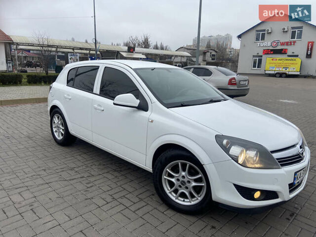 Белый Опель Астра, объемом двигателя 1.6 л и пробегом 240 тыс. км за 6900 $, фото 6 на Automoto.ua