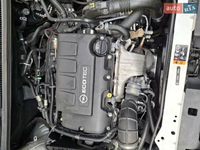Білий Опель Астра, об'ємом двигуна 1.36 л та пробігом 107 тис. км за 8700 $, фото 14 на Automoto.ua