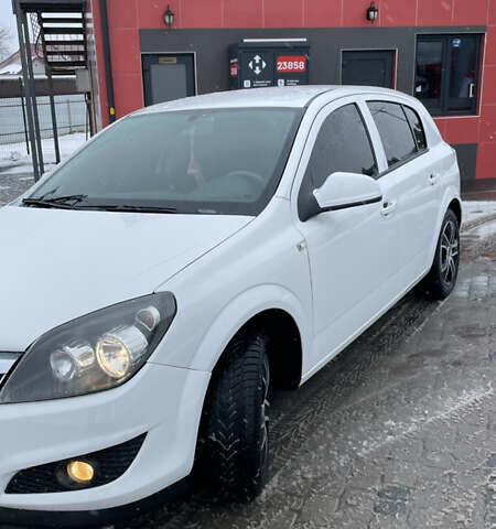 Белый Опель Астра, объемом двигателя 1.6 л и пробегом 158 тыс. км за 5800 $, фото 1 на Automoto.ua