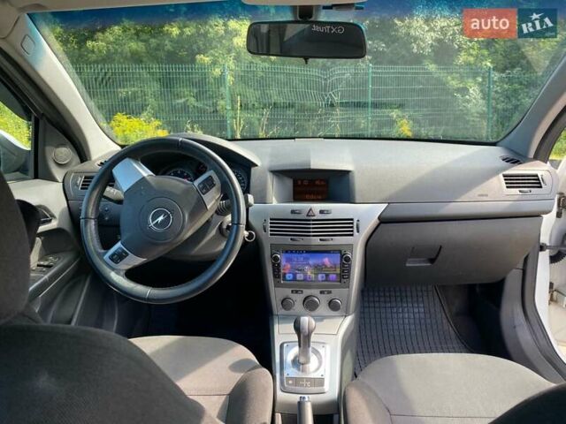 Білий Опель Астра, об'ємом двигуна 1.6 л та пробігом 180 тис. км за 10000 $, фото 5 на Automoto.ua