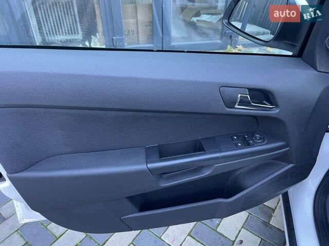 Белый Опель Астра, объемом двигателя 1.6 л и пробегом 182 тыс. км за 6400 $, фото 18 на Automoto.ua