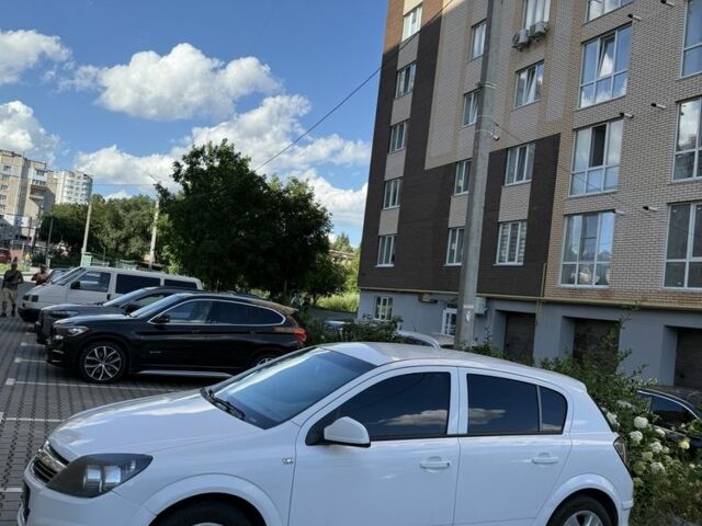 Белый Опель Астра, объемом двигателя 1.6 л и пробегом 271 тыс. км за 5500 $, фото 1 на Automoto.ua