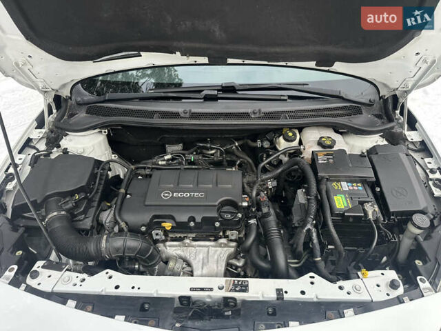 Білий Опель Астра, об'ємом двигуна 1.6 л та пробігом 143 тис. км за 8600 $, фото 32 на Automoto.ua