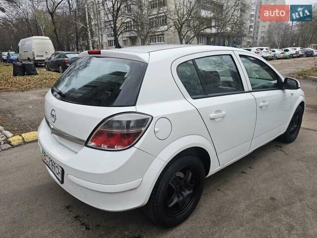 Белый Опель Астра, объемом двигателя 1.6 л и пробегом 242 тыс. км за 3750 $, фото 9 на Automoto.ua