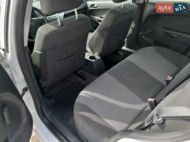 Белый Опель Астра, объемом двигателя 1.69 л и пробегом 350 тыс. км за 5100 $, фото 12 на Automoto.ua