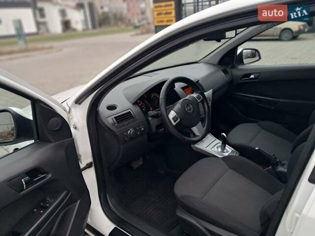Білий Опель Астра, об'ємом двигуна 1.6 л та пробігом 184 тис. км за 6999 $, фото 14 на Automoto.ua