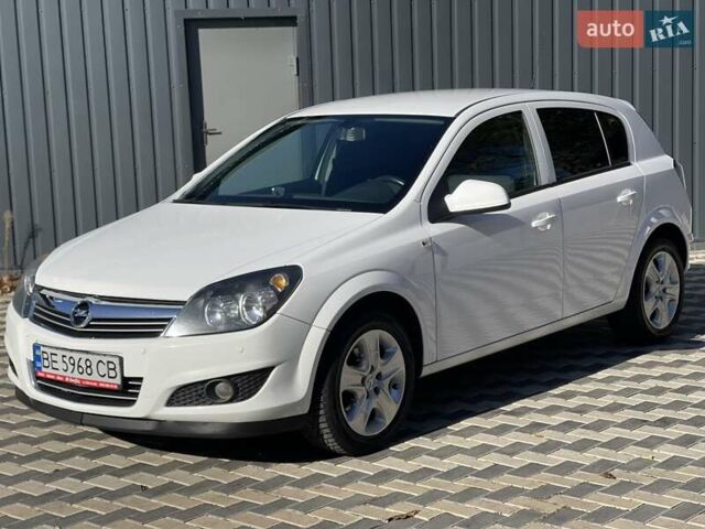 Белый Опель Астра, объемом двигателя 1.6 л и пробегом 182 тыс. км за 6400 $, фото 3 на Automoto.ua