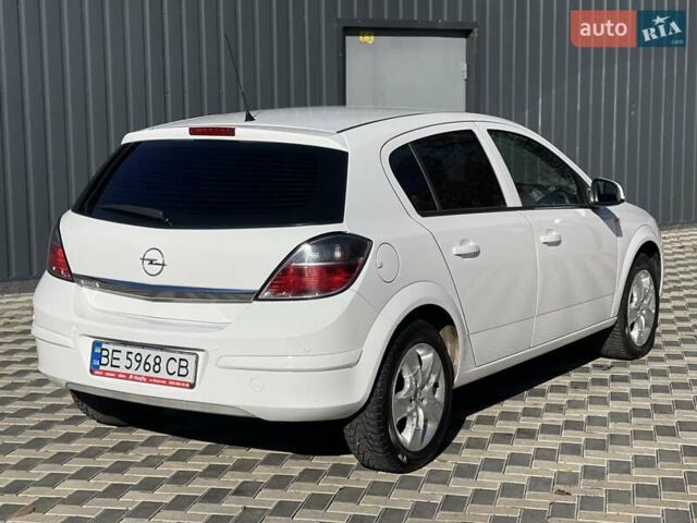 Белый Опель Астра, объемом двигателя 1.6 л и пробегом 182 тыс. км за 6400 $, фото 8 на Automoto.ua