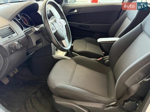 Белый Опель Астра, объемом двигателя 1.6 л и пробегом 80 тыс. км за 7200 $, фото 10 на Automoto.ua