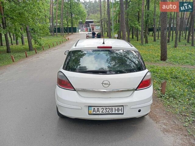 Белый Опель Астра, объемом двигателя 1.6 л и пробегом 200 тыс. км за 5100 $, фото 4 на Automoto.ua