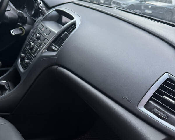 Белый Опель Астра, объемом двигателя 2 л и пробегом 290 тыс. км за 7000 $, фото 12 на Automoto.ua