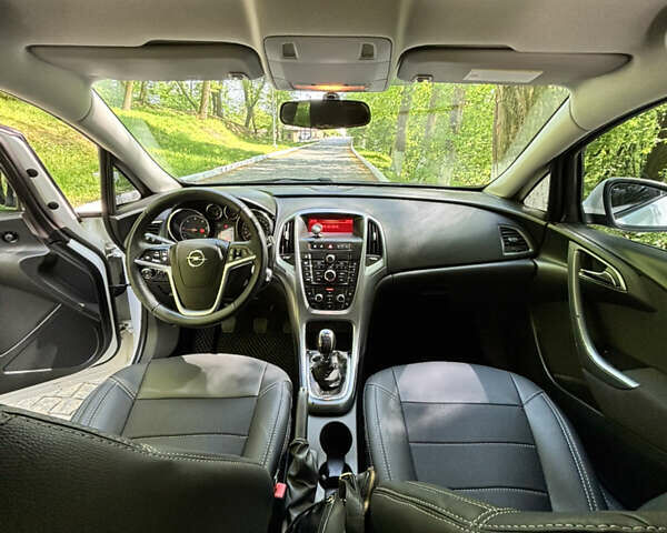 Белый Опель Астра, объемом двигателя 1.96 л и пробегом 276 тыс. км за 6800 $, фото 9 на Automoto.ua