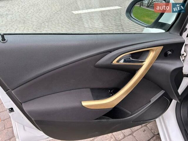 Белый Опель Астра, объемом двигателя 0 л и пробегом 170 тыс. км за 6999 $, фото 3 на Automoto.ua