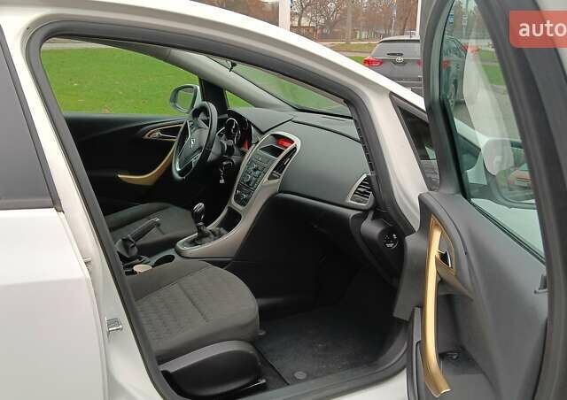 Белый Опель Астра, объемом двигателя 0 л и пробегом 170 тыс. км за 6999 $, фото 16 на Automoto.ua