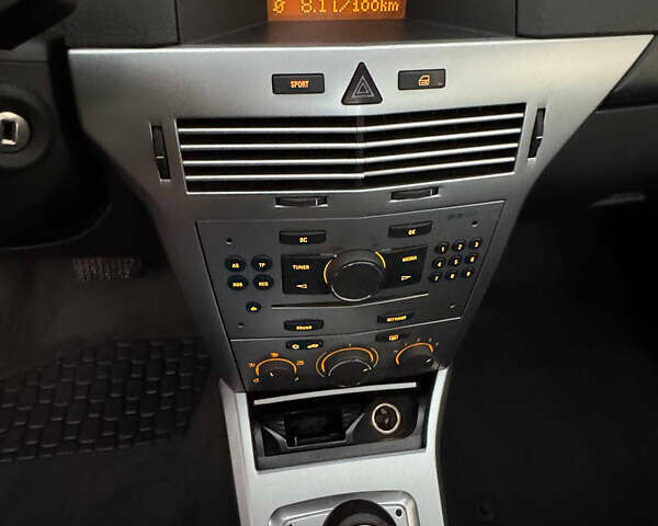 Білий Опель Астра, об'ємом двигуна 1.6 л та пробігом 193 тис. км за 6800 $, фото 9 на Automoto.ua